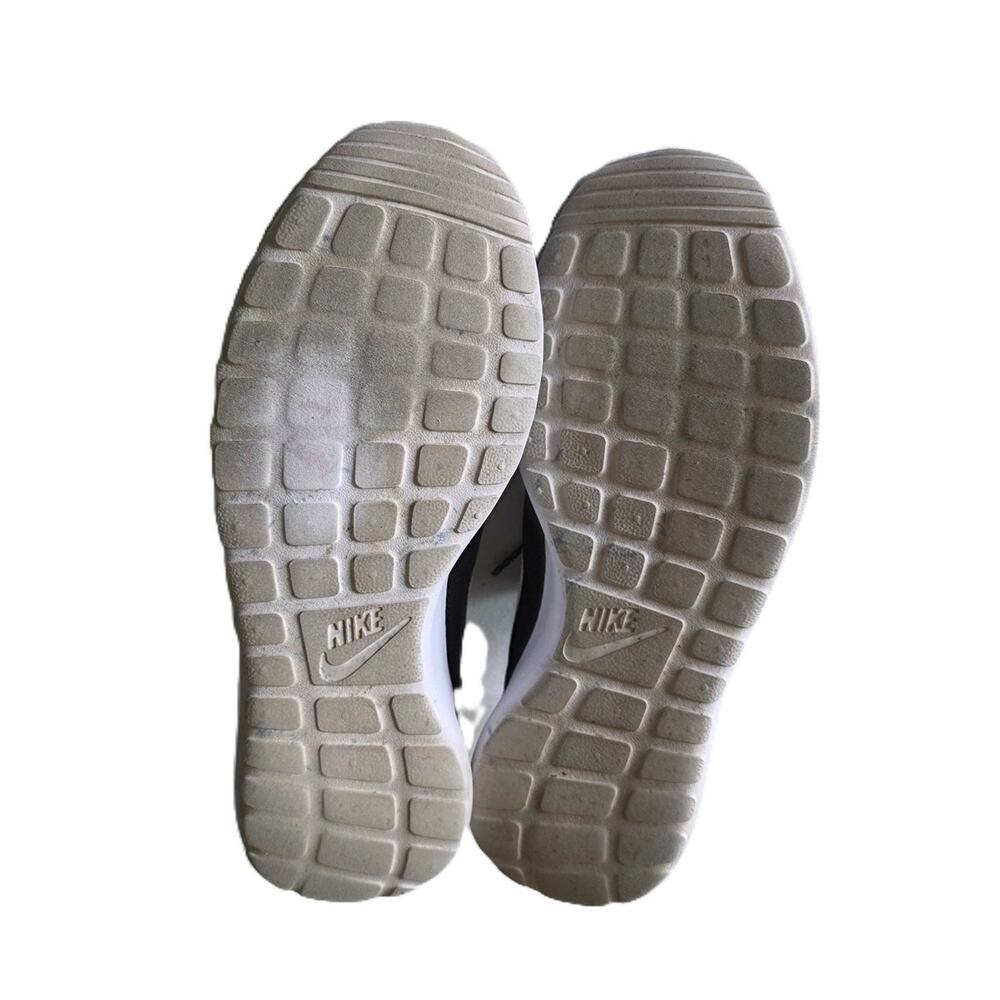Nike Women's Roshe One Sneakers Black Size 8 - Picture 7 of 8